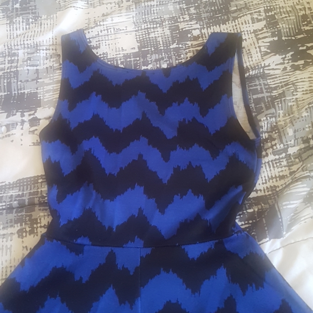 Dress - Picture 2 of 3